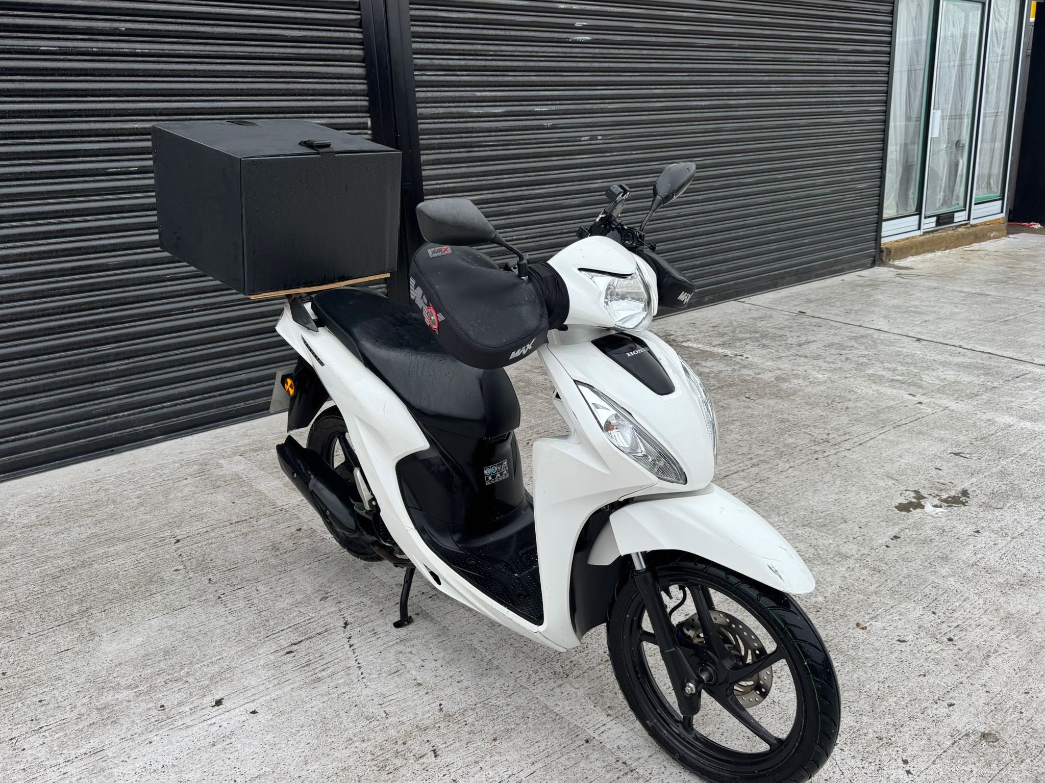Honda Vision 110 rental